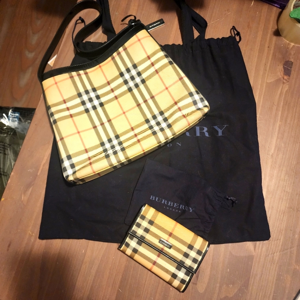 Burberry bag and wallet set